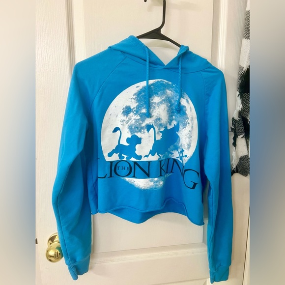 Walt Disney’s the Lion King crop top sweatshirt 🦁 - Picture 3 of 5